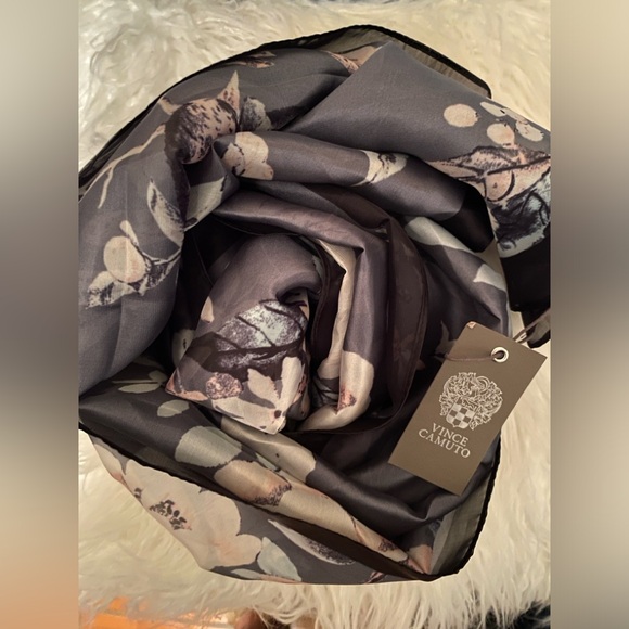 Vince Camuto Luxury Scarf - Picture 2 of 5